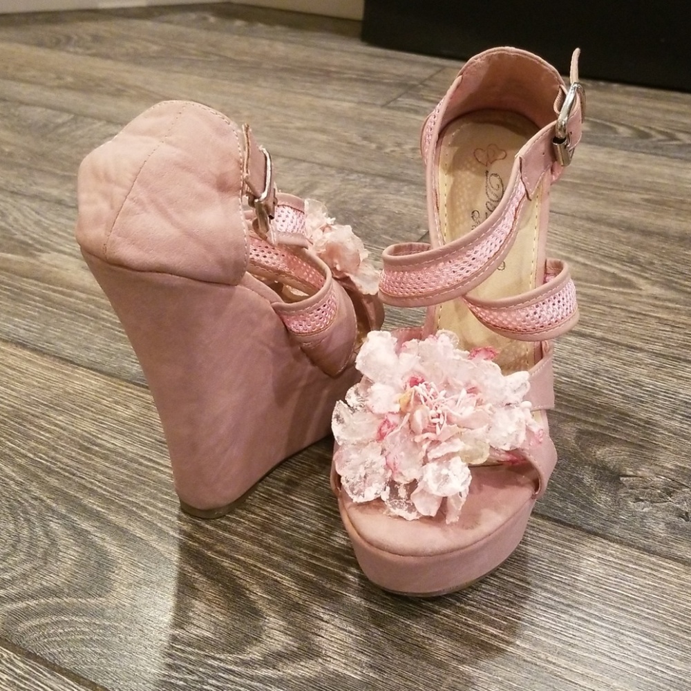 Pink Wedge